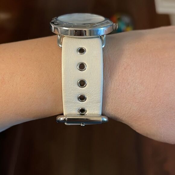 Marc Jacobs White leather band Silver Watch - Picture 3 of 6